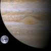 De combien de fois Jupiter est-elle plus massive que la Terre ?